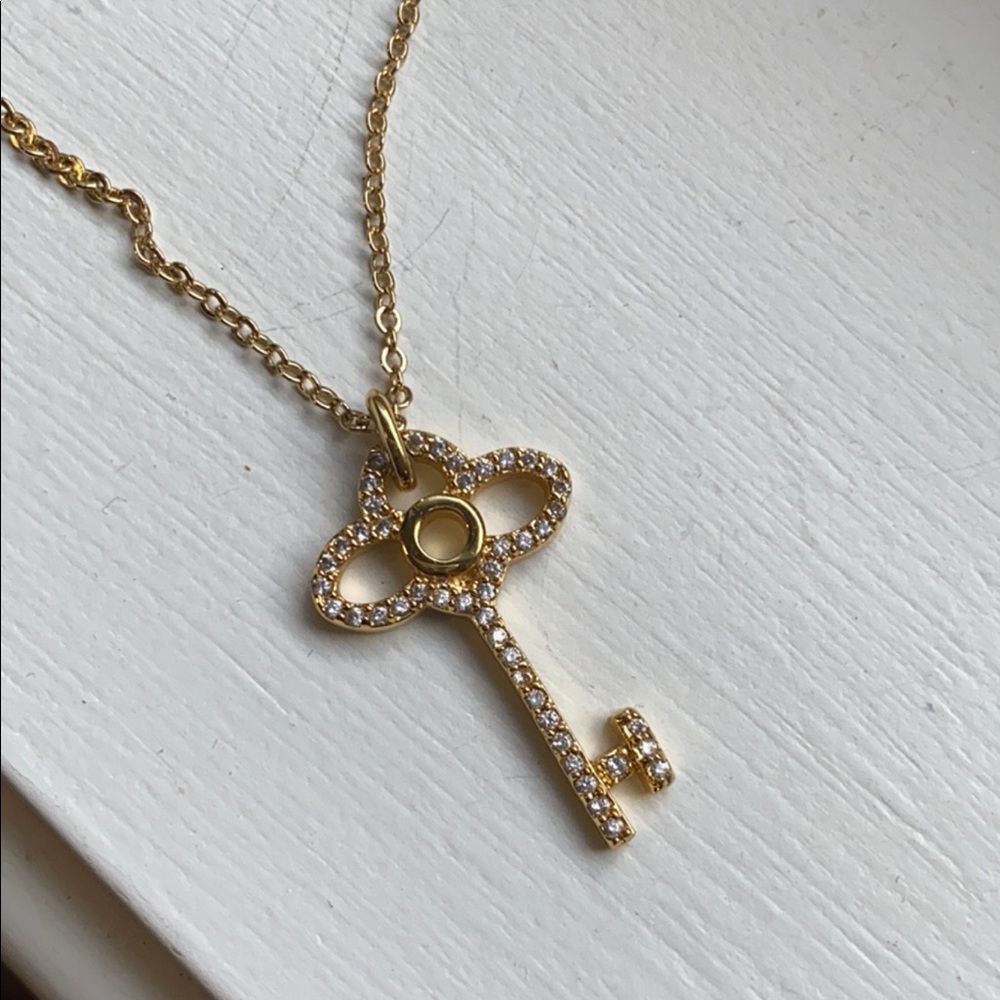 Guess key necklace